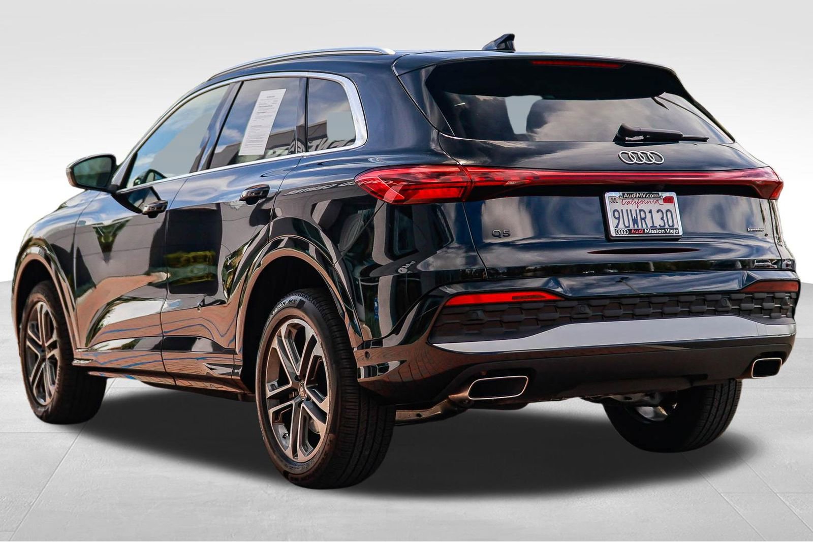 Certified 2025 Audi Q5 Premium w/ Convenience Package image 4