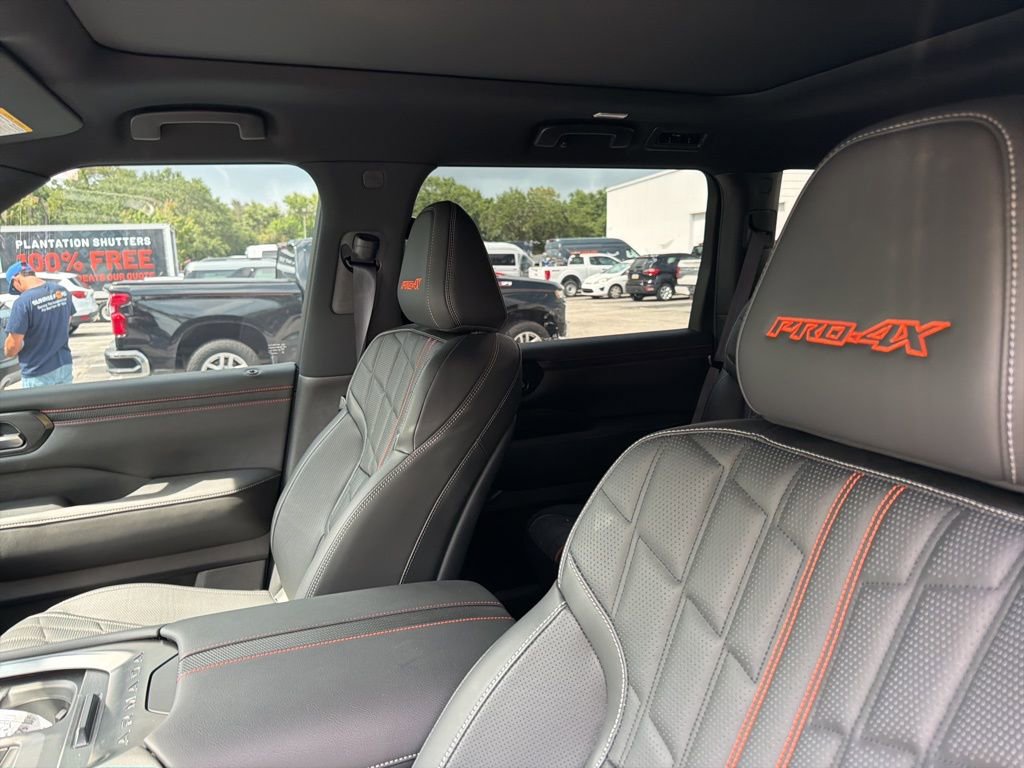 Used 2025 Nissan Armada PRO-4X w/ Pro-4X Premium Package image 10