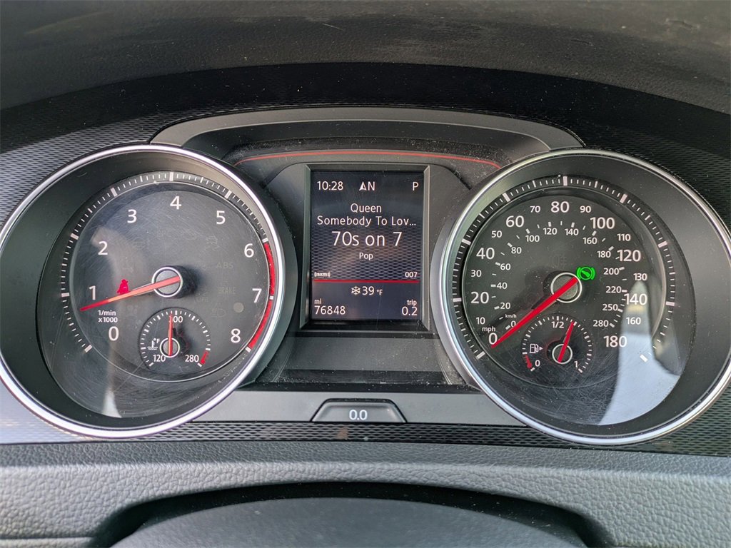 Used 2017 Volkswagen GTI SE image 20