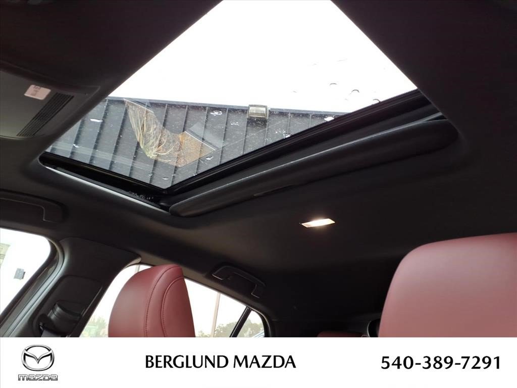 New 2026 MAZDA MAZDA3 Hatchback w/Premium Plus Pkg AWD/4WD image 7
