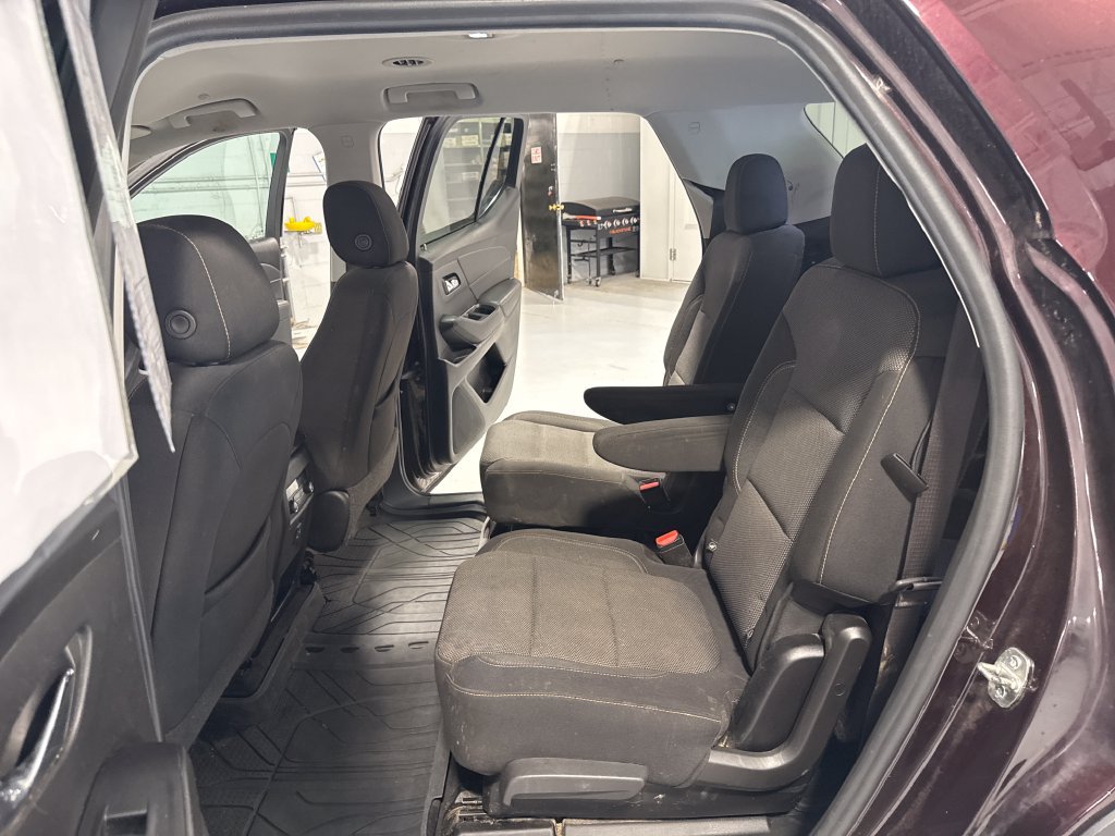 Used 2021 Chevrolet Traverse LT AWD/4WD image 39