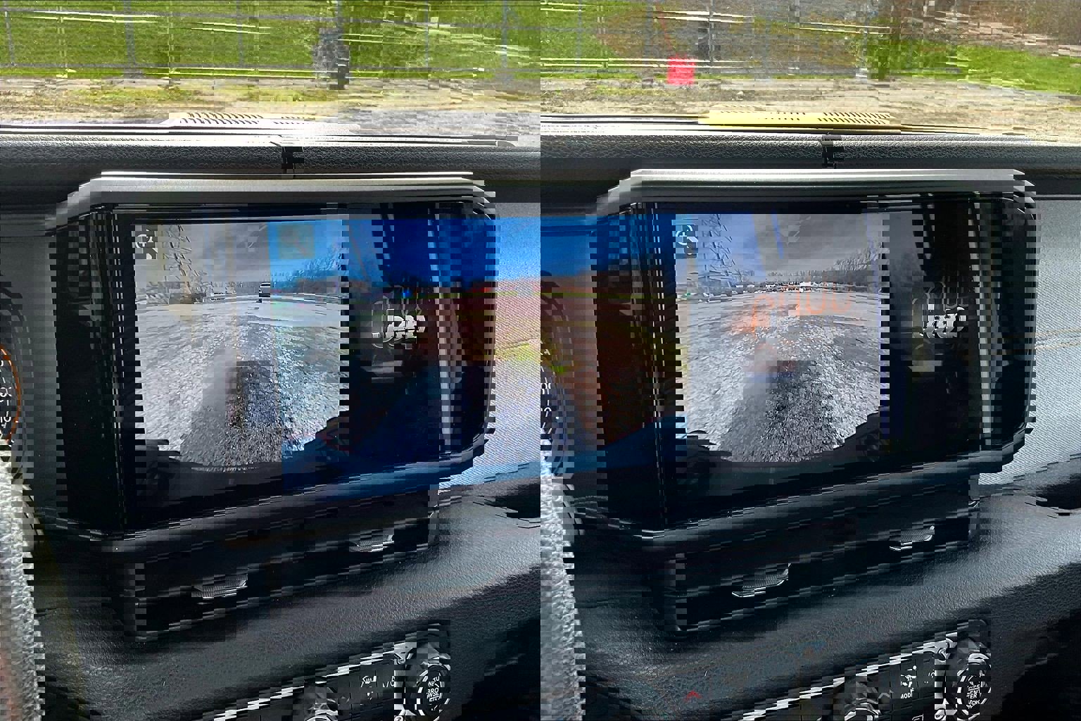 Used 2024 Jeep Gladiator Sport AWD/4WD image 14