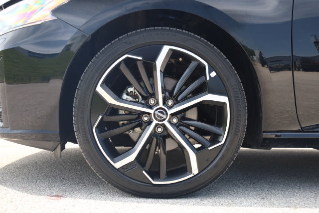 Certified 2025 Nissan Altima 2.5 SR FWD image 9