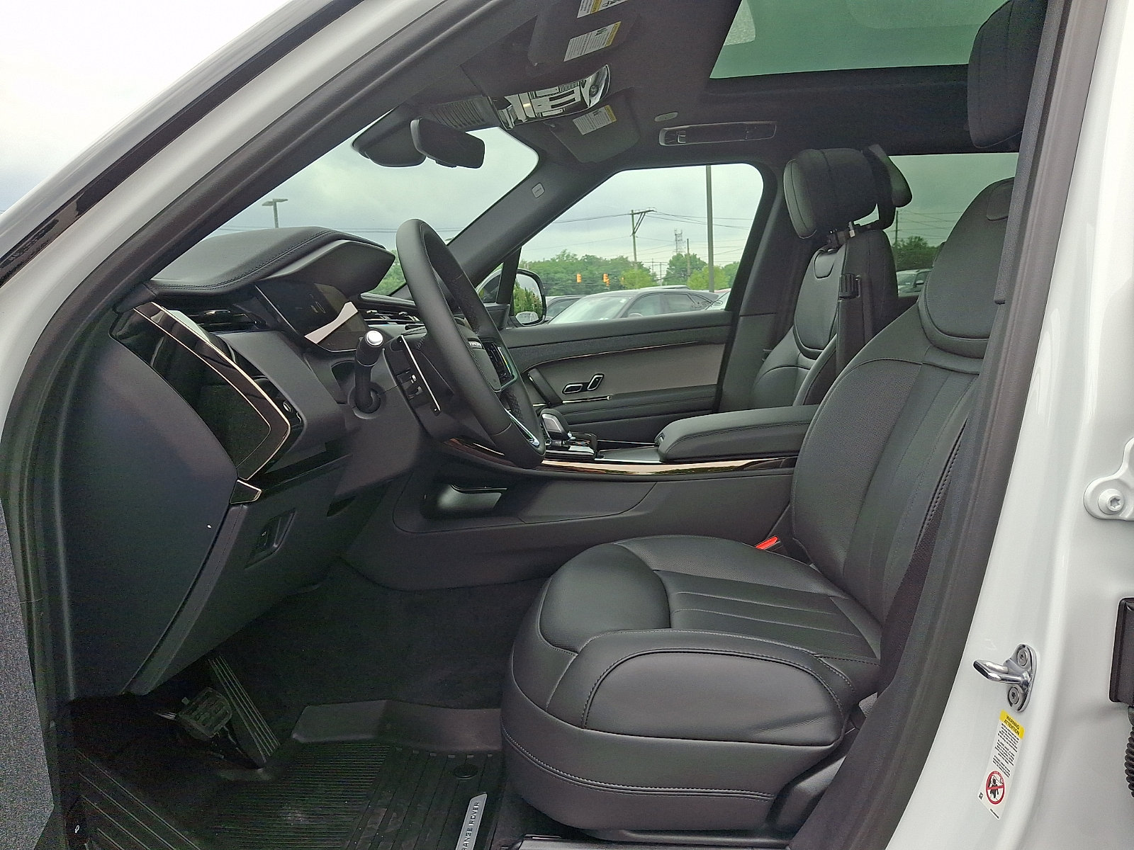 New 2026 Land Rover Range Rover Sport SE AWD/4WD image 11