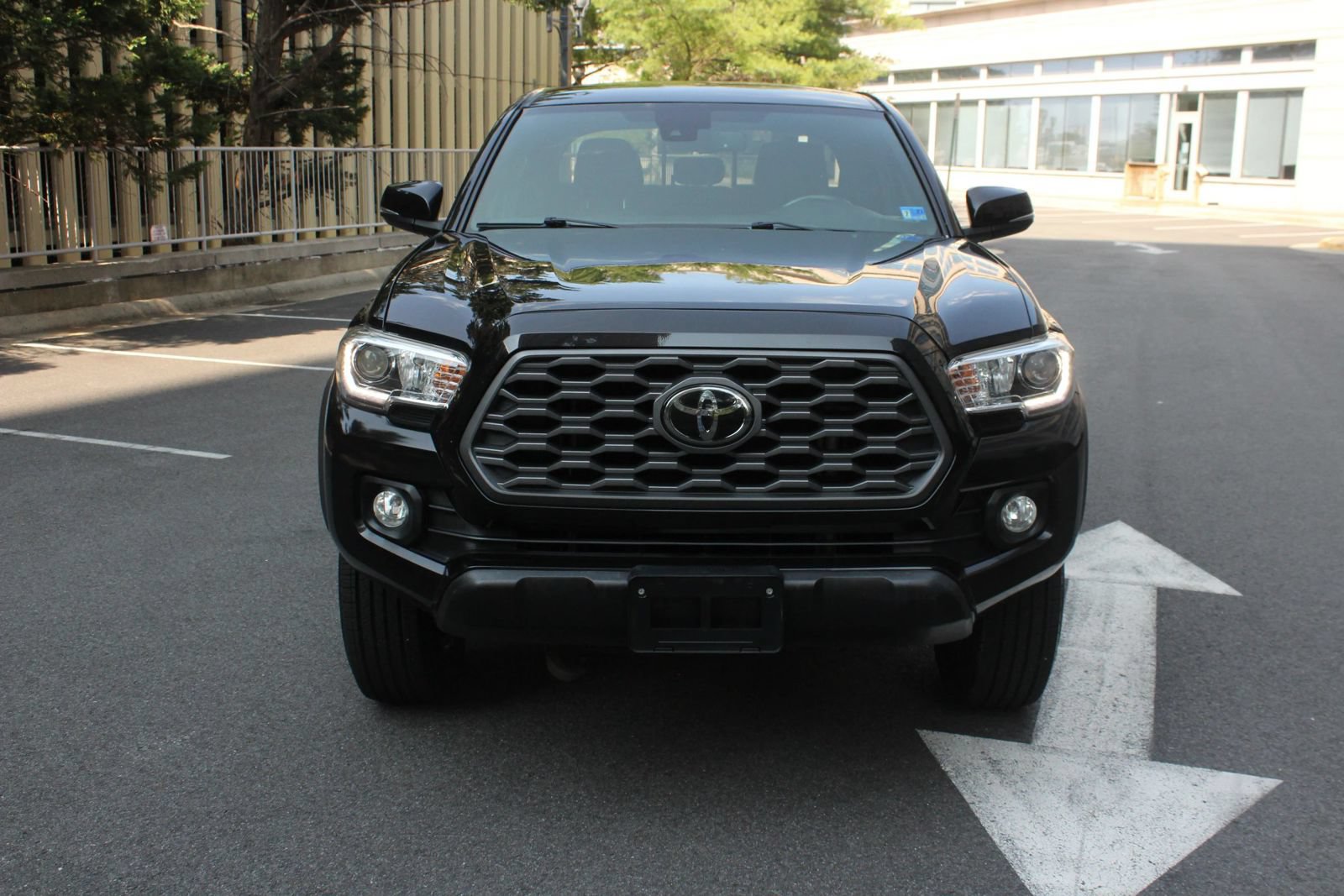 Used 2021 Toyota Tacoma TRD Off-Road w/ Technology Package AWD/4WD image 3