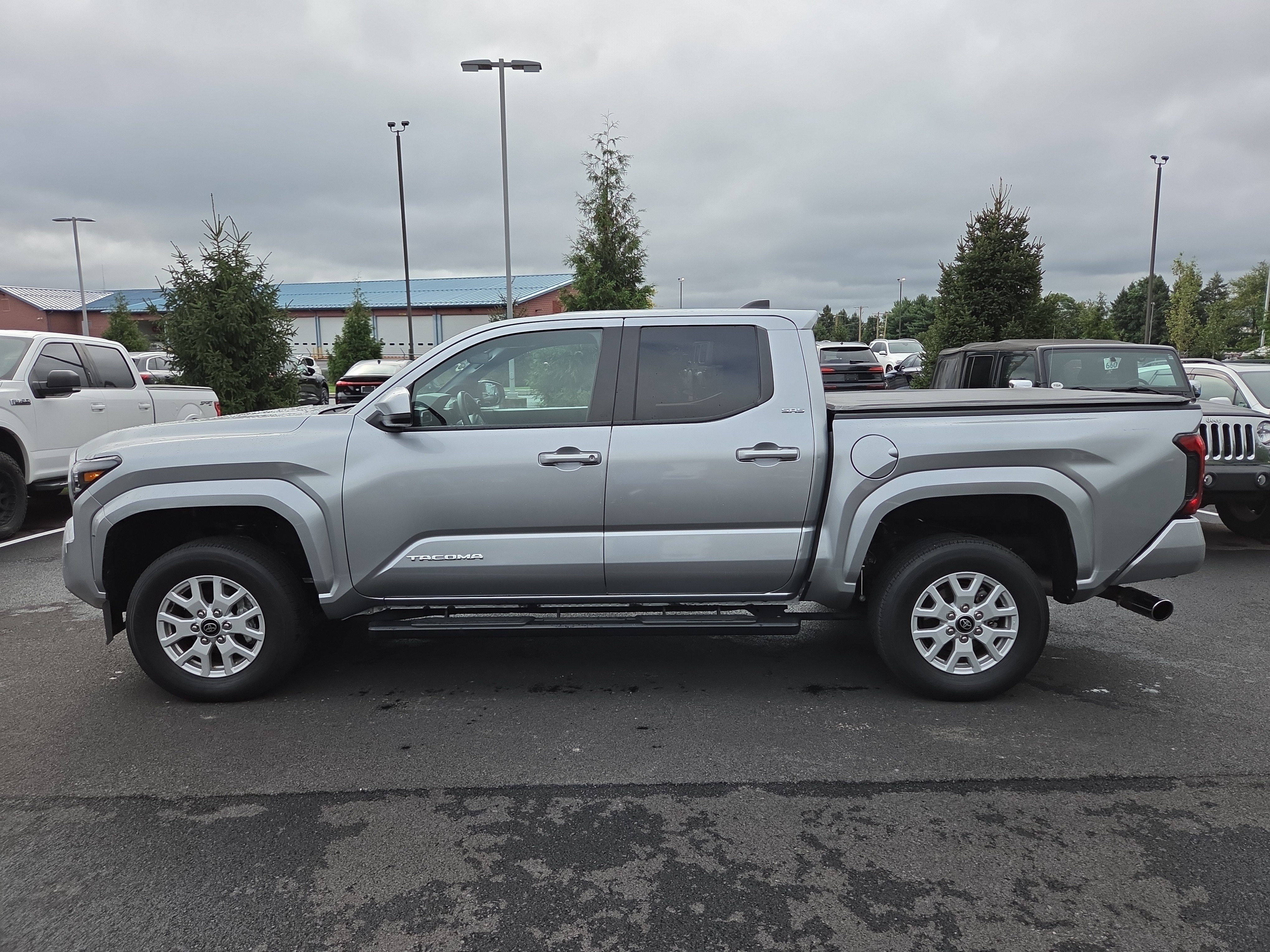 Used 2024 Toyota Tacoma SR5 AWD/4WD image 13