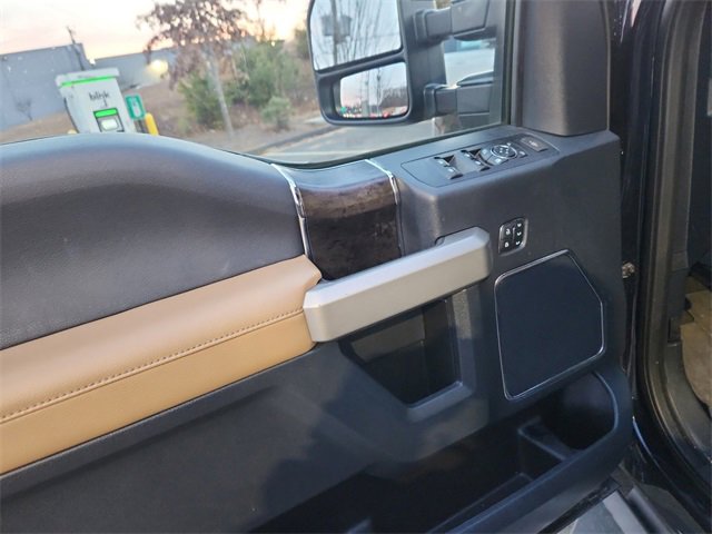 Used 2022 Ford F250 Lariat w/ Lariat Ultimate Package image 11