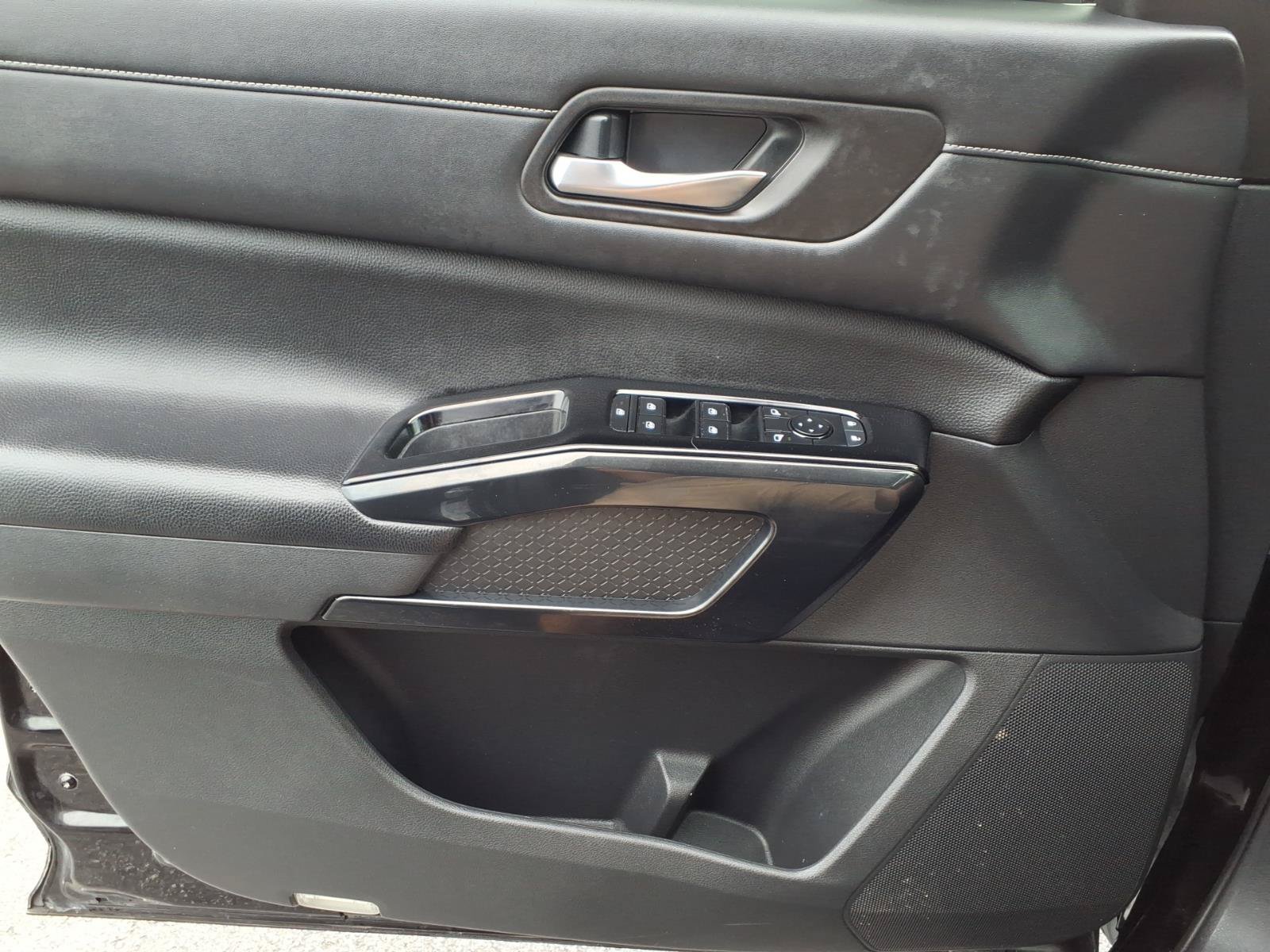 Used 2022 Nissan Pathfinder SV AWD/4WD image 23