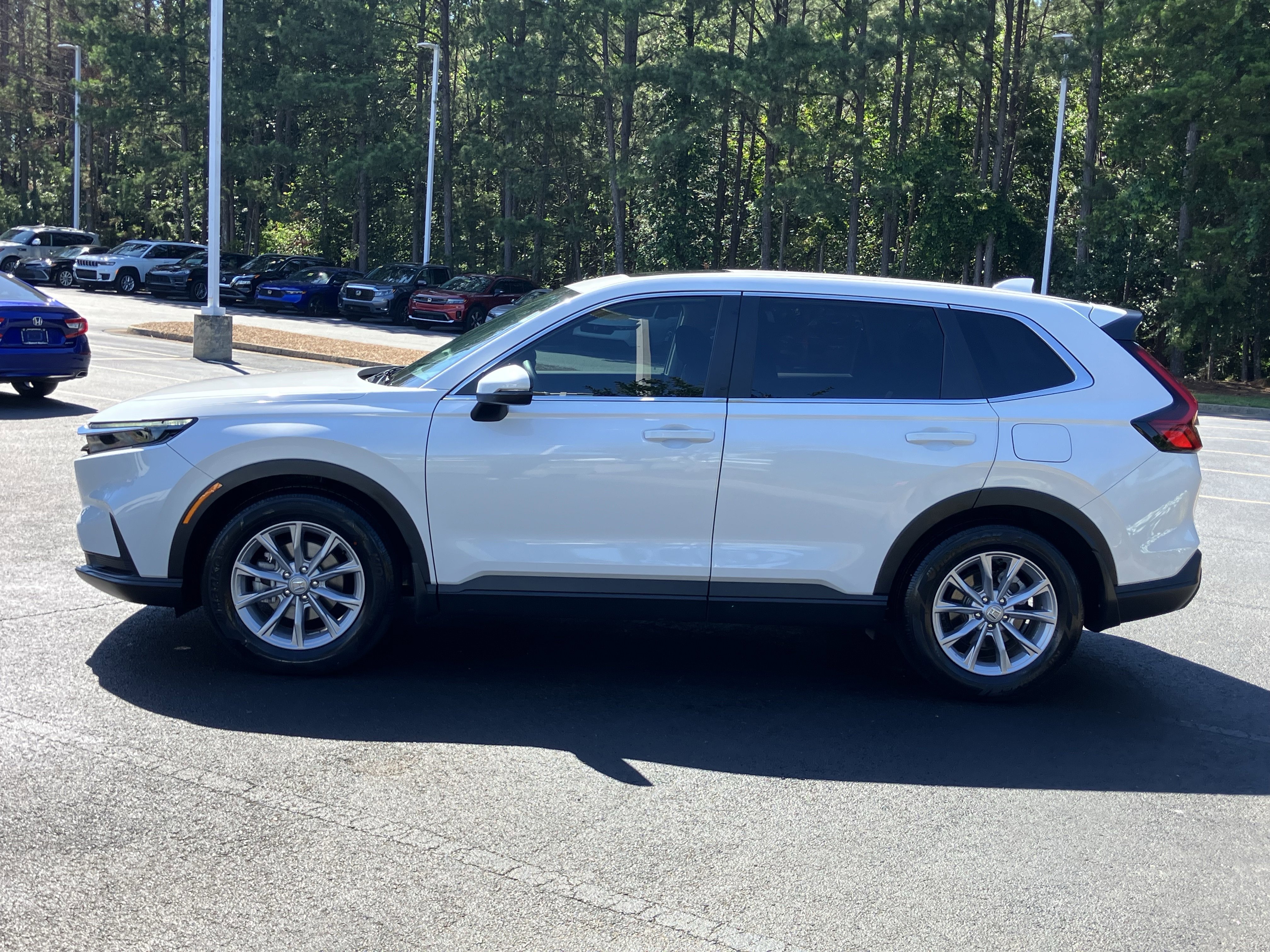 Used 2023 Honda CR-V EX image 6