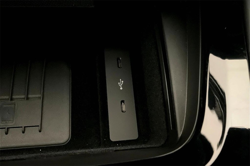 Used 2025 Porsche Cayenne GTS image 32