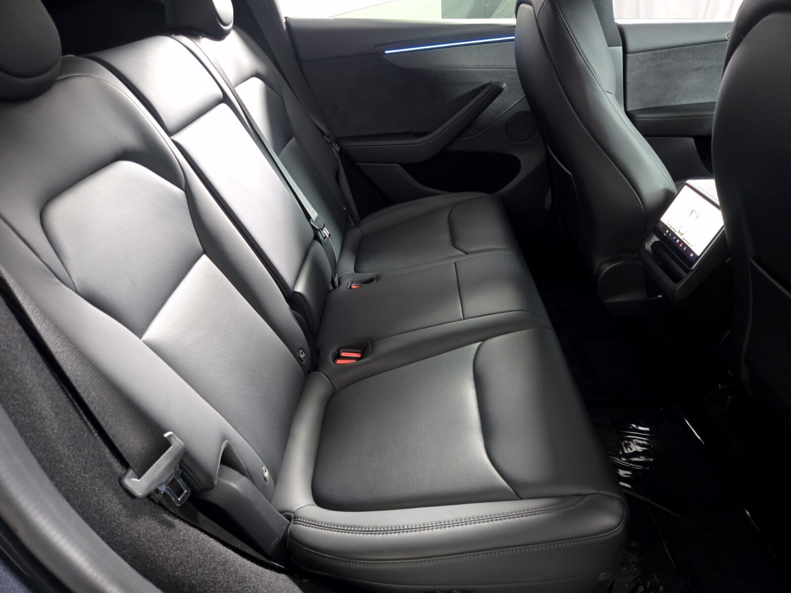 Used 2026 Tesla Model Y Long Range RWD image 18