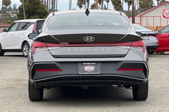 New 2026 Hyundai Elantra SE FWD image 7