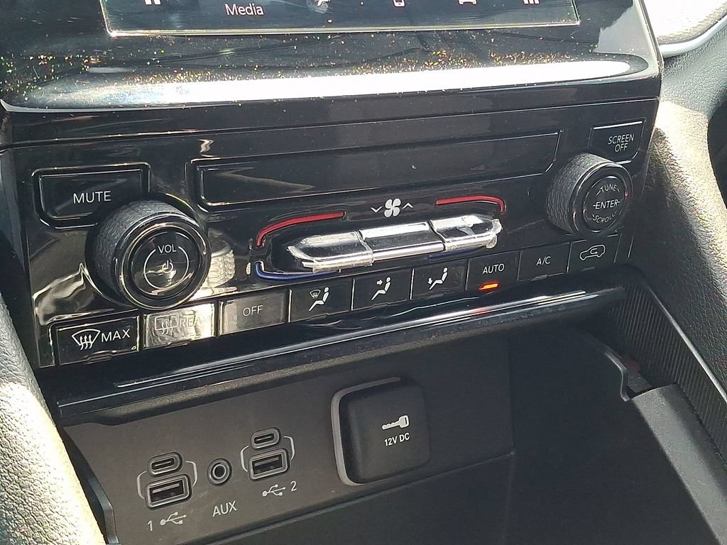 Used 2025 Jeep Grand Cherokee Laredo X AWD/4WD image 18
