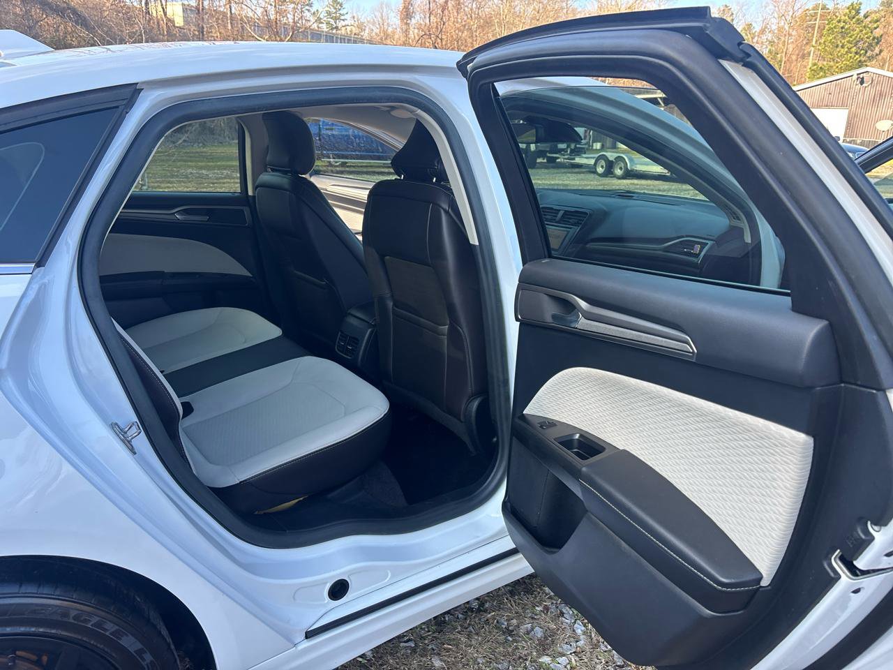 Used 2019 Ford Fusion SE w/ Equipment Group 151A image 14