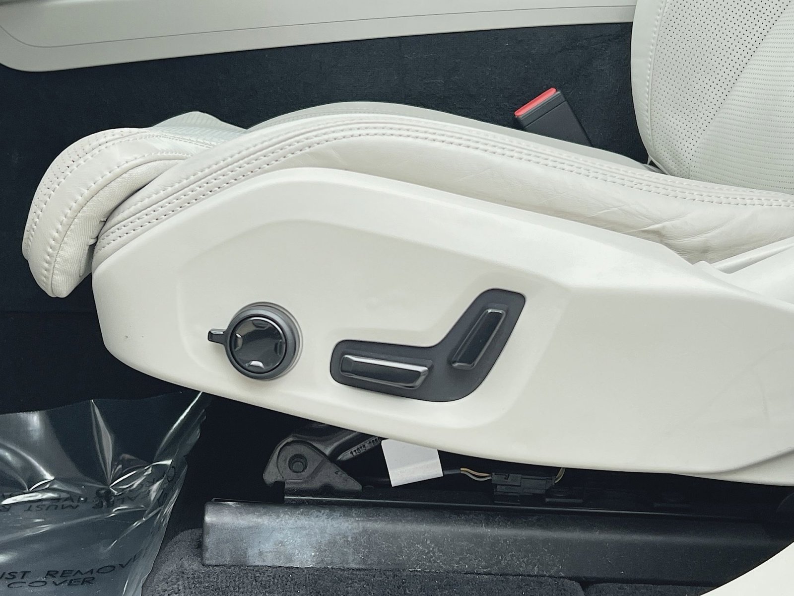 Used 2018 Volvo XC60 T6 Inscription w/ Luxury Seat Package image 14