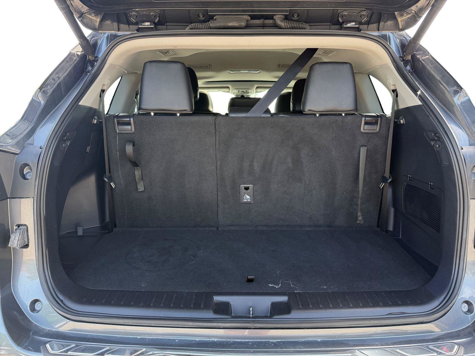 Used 2025 Toyota Highlander LE AWD/4WD image 24