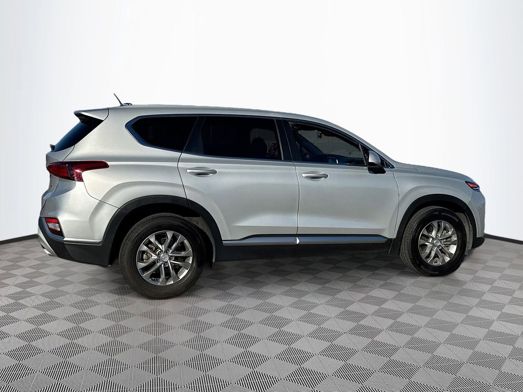 Used 2019 Hyundai Santa Fe SE image 4