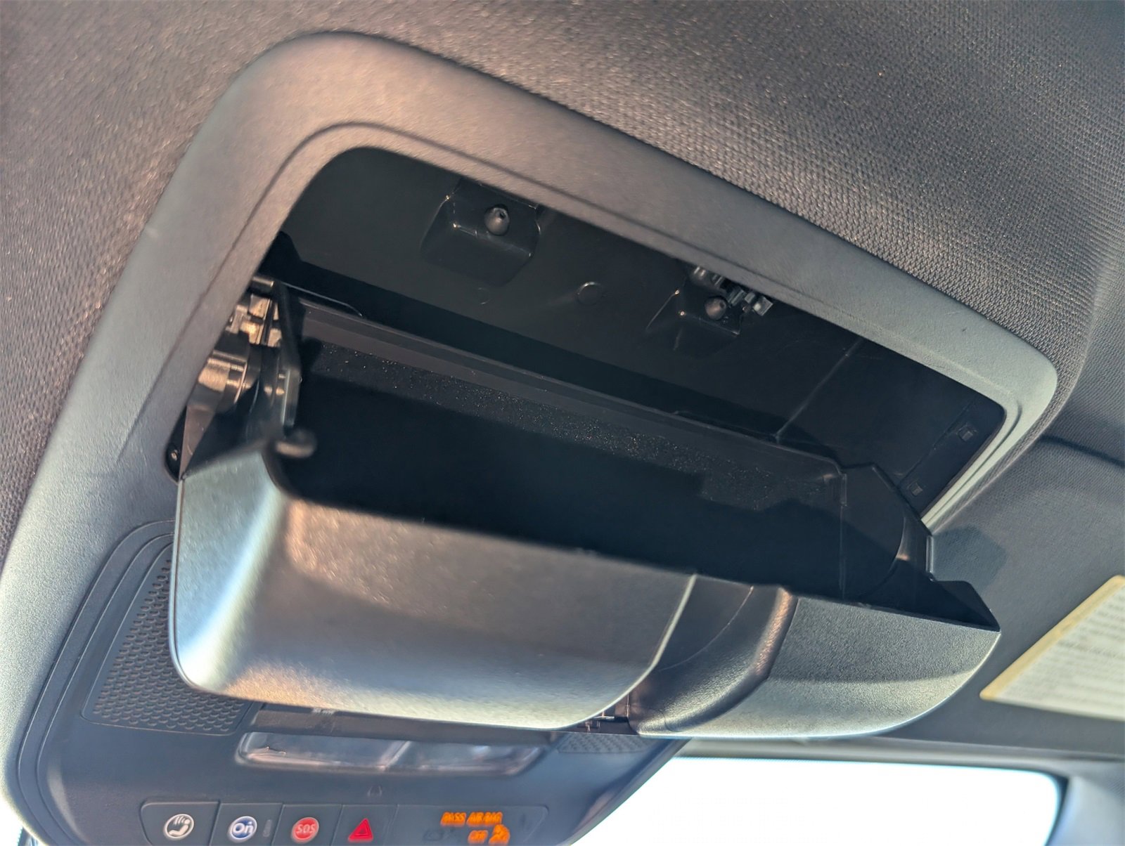 Used 2025 Chevrolet Equinox LT w/ Convenience Package II image 35