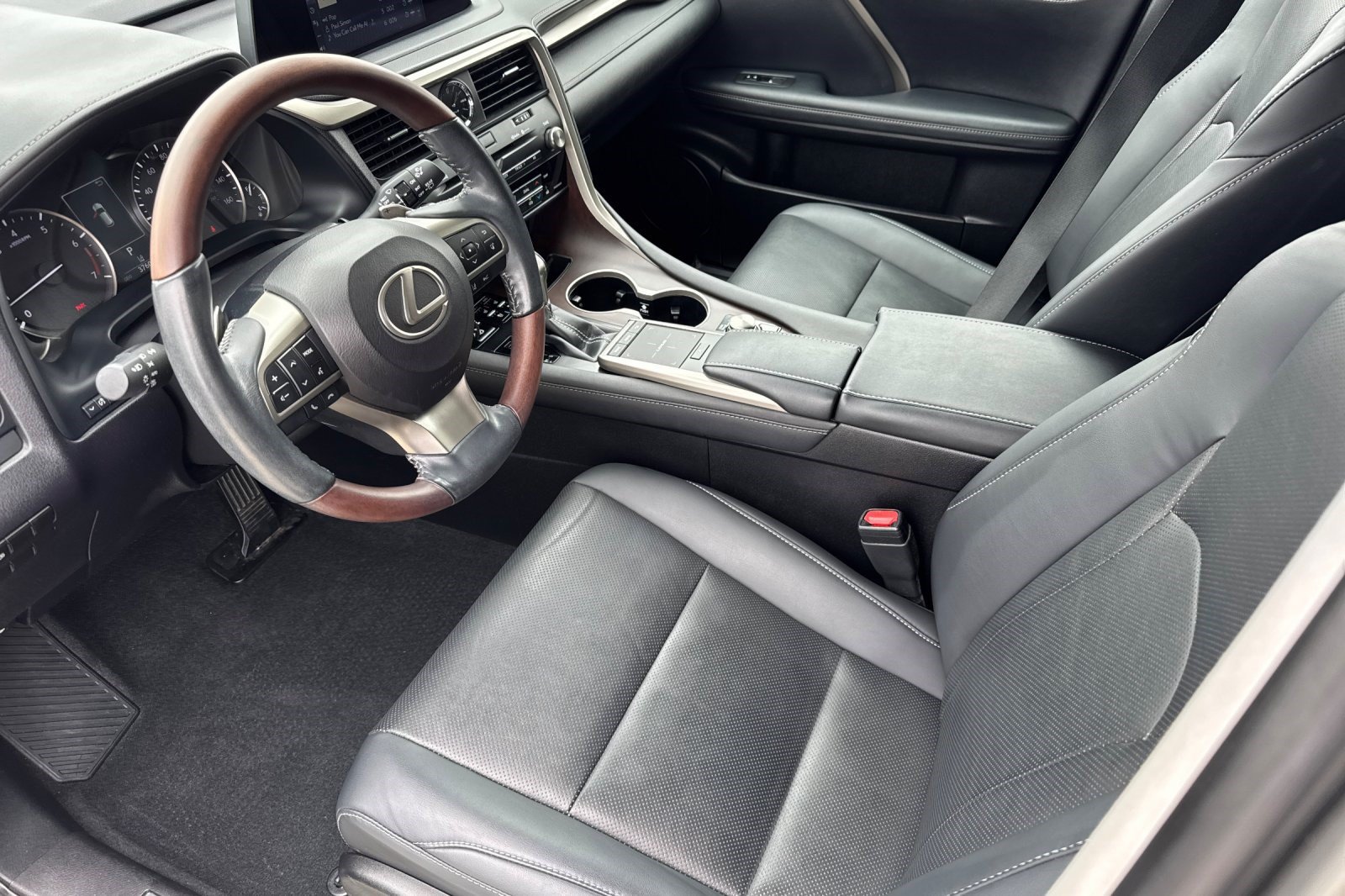 Certified 2022 Lexus RX 350 AWD w/ Premium Package image 4
