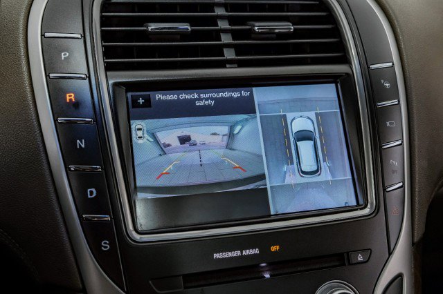 Used 2016 Lincoln MKX Reserve w/ Technology Package FWD image 21