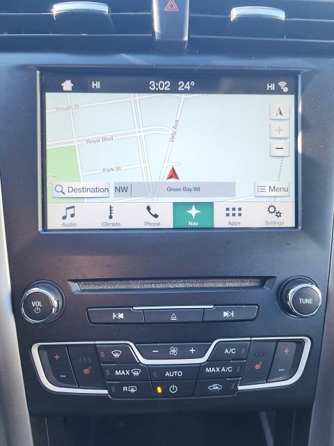 Used 2017 Ford Fusion SE w/ Equipment Group 202A image 4