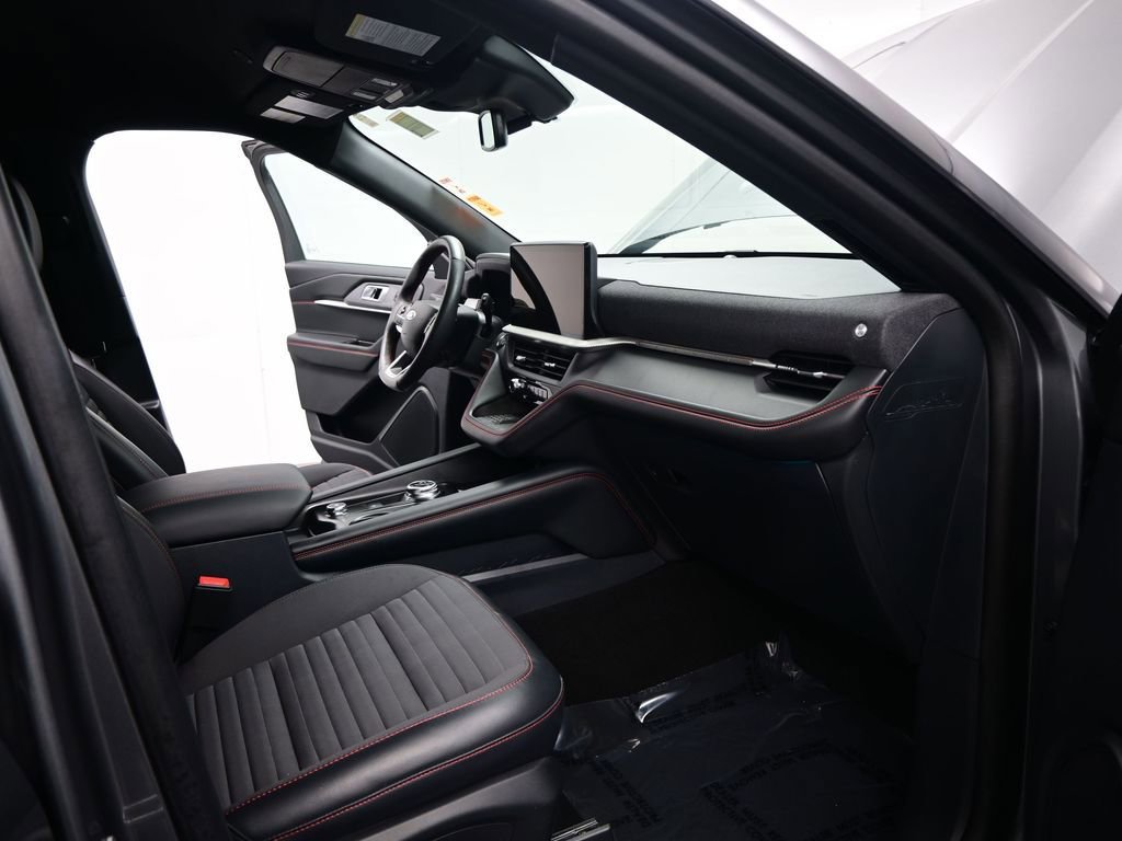 Used 2025 Ford Explorer ST-Line w/ Premium Package image 20