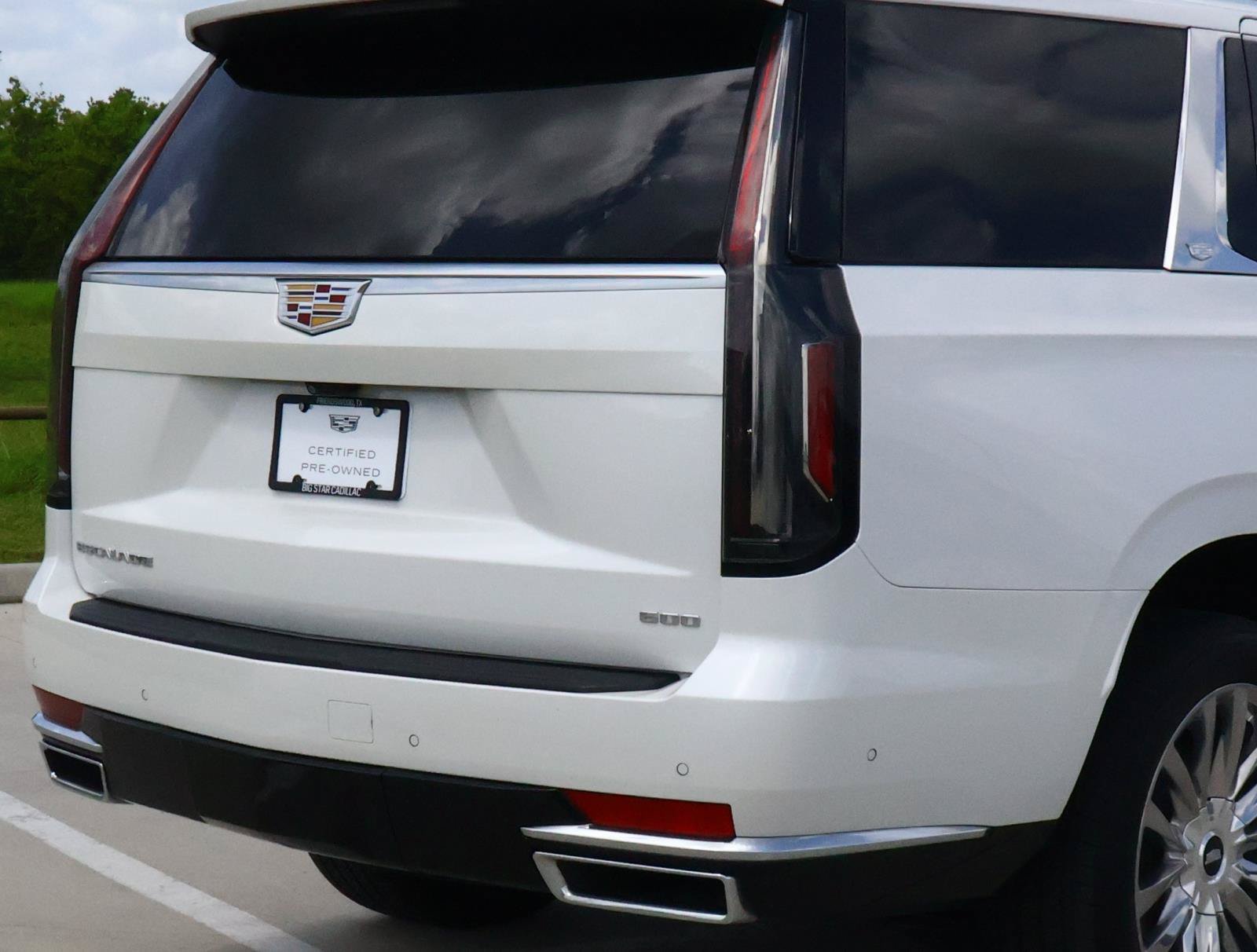Used 2021 Cadillac Escalade Premium Luxury RWD image 11