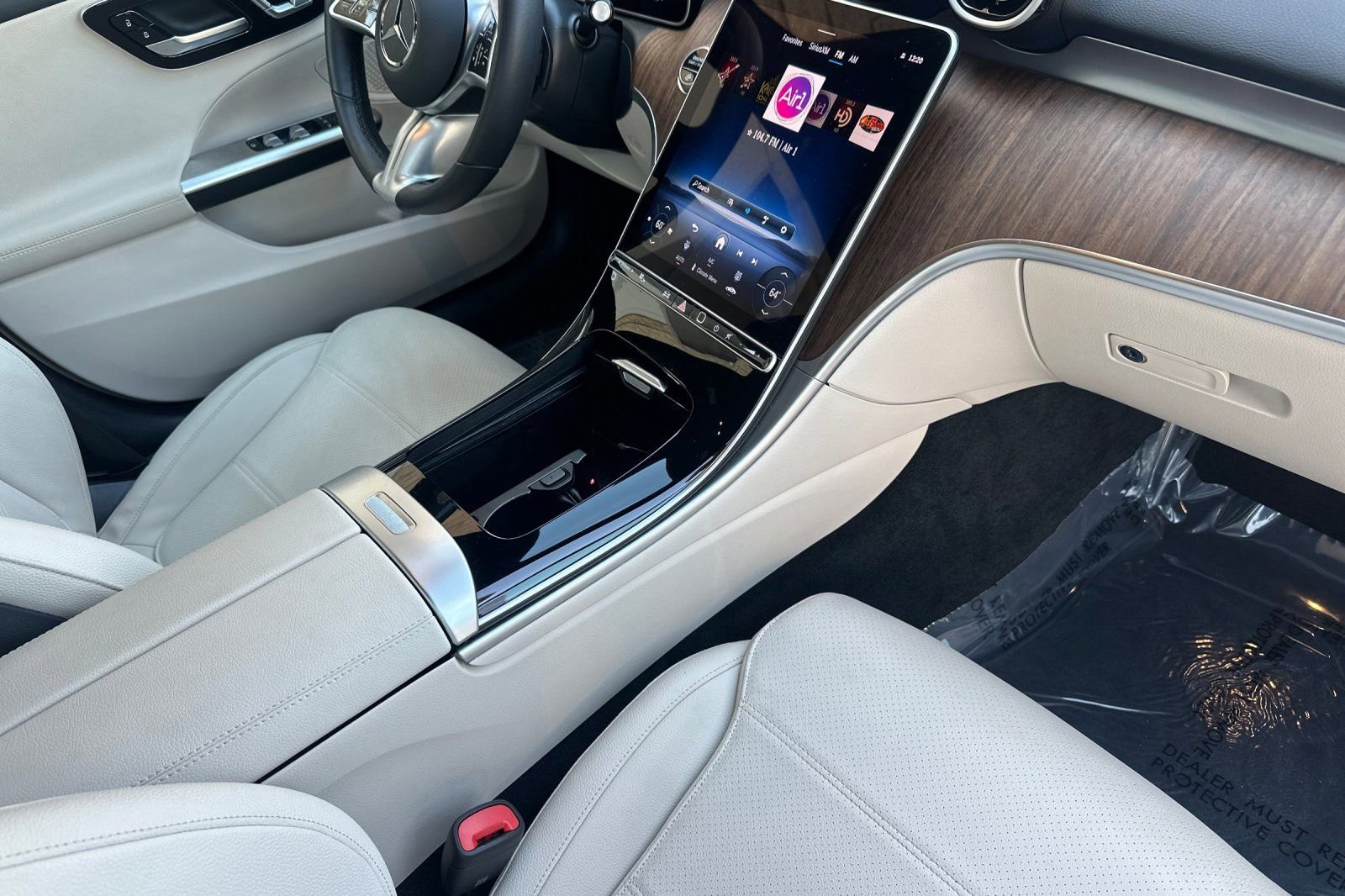 Used 2025 Mercedes-Benz C 300 4MATIC Sedan image 16