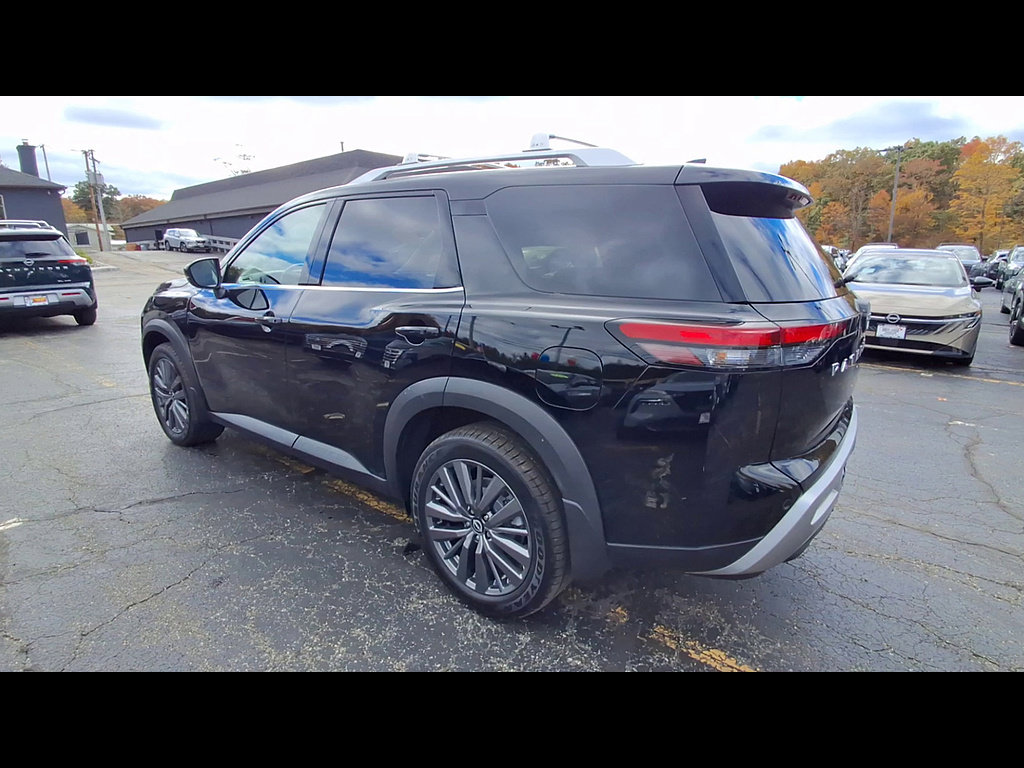 Certified 2024 Nissan Pathfinder SL w/ SL Premium Package AWD/4WD image 6