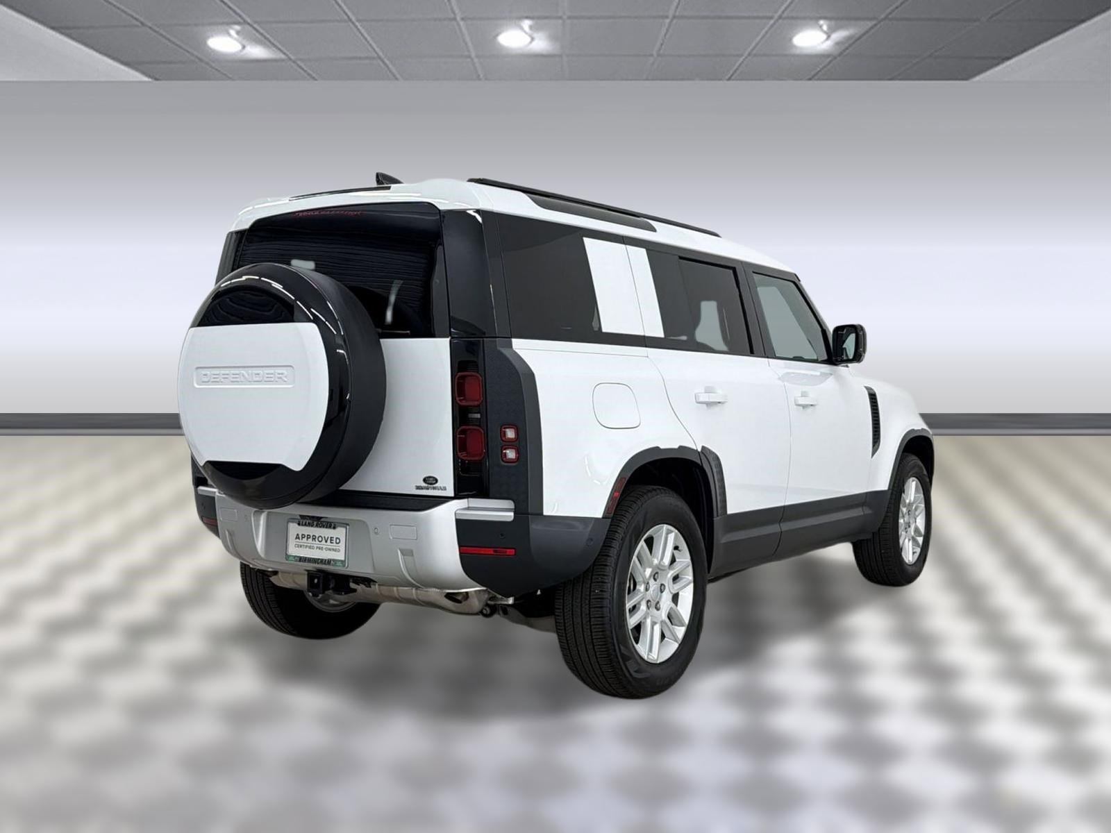 Used 2025 Land Rover Defender 110 S image 9