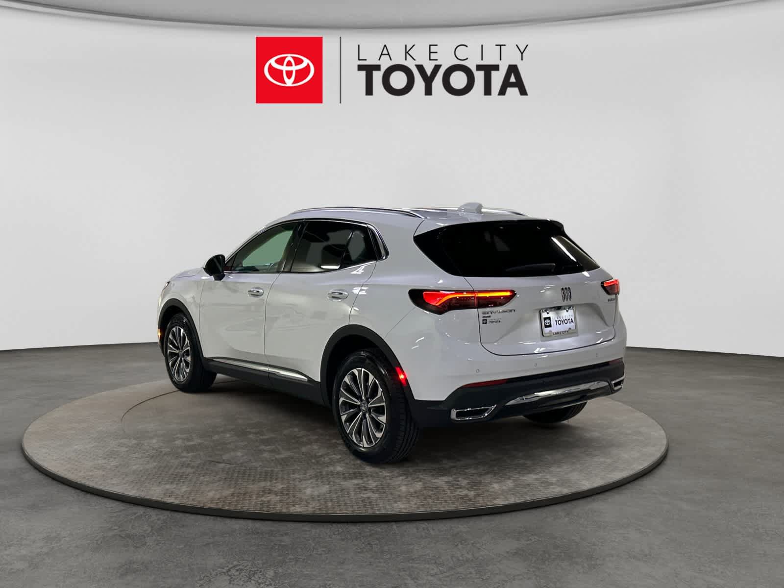 Used 2024 Buick Envision Preferred AWD/4WD image 5