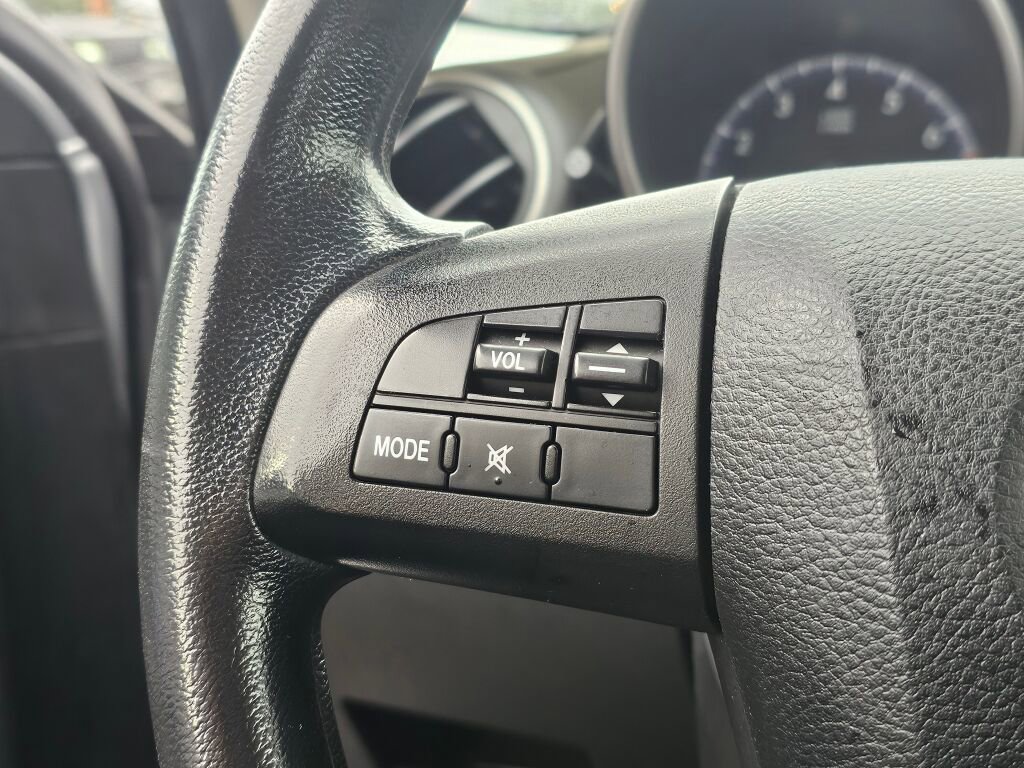 Used 2013 MAZDA MAZDA3 i SV w/ Convenience Pkg image 30