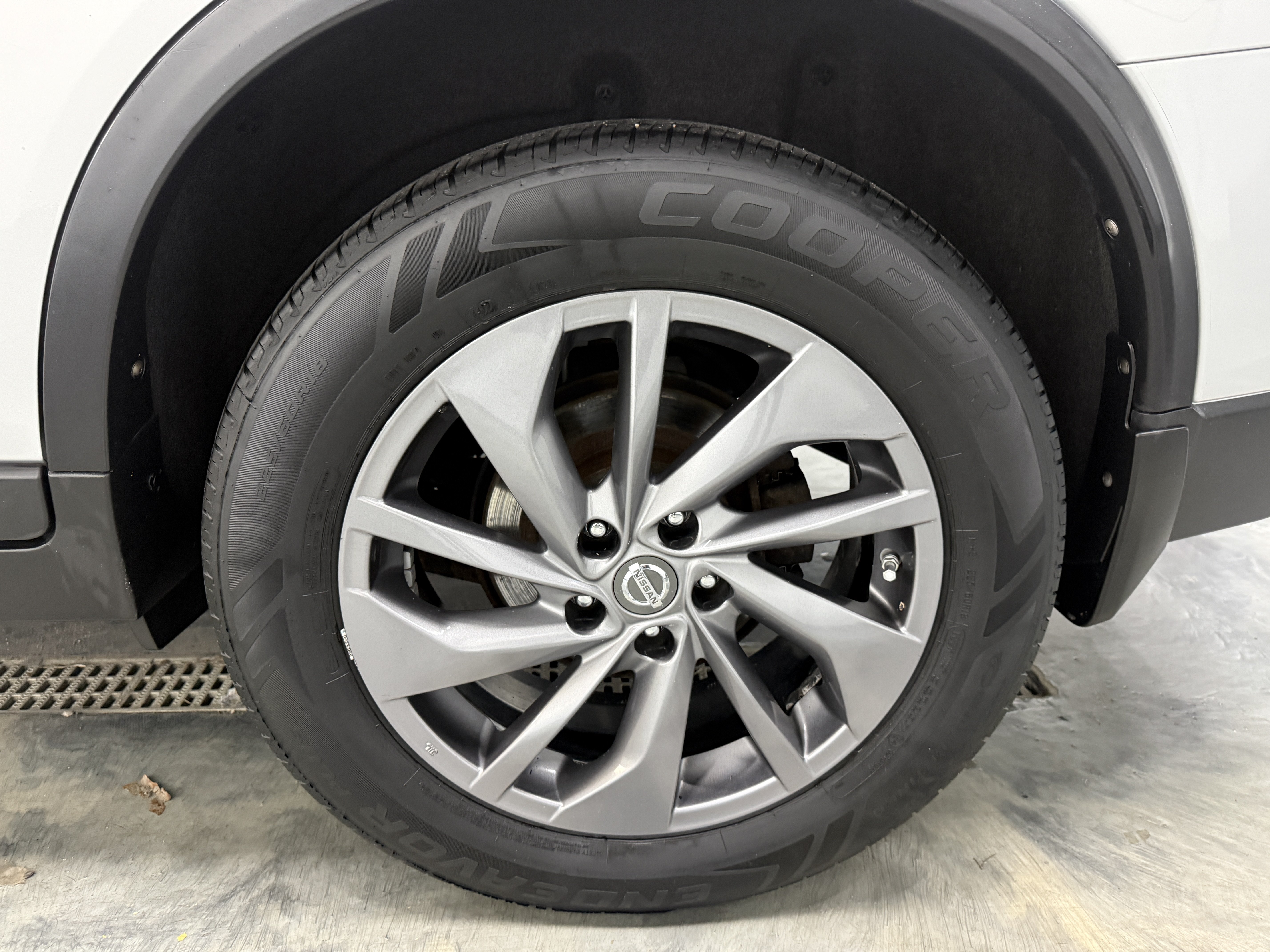 Used 2016 Nissan Rogue S w/ Appearance Package AWD/4WD image 27