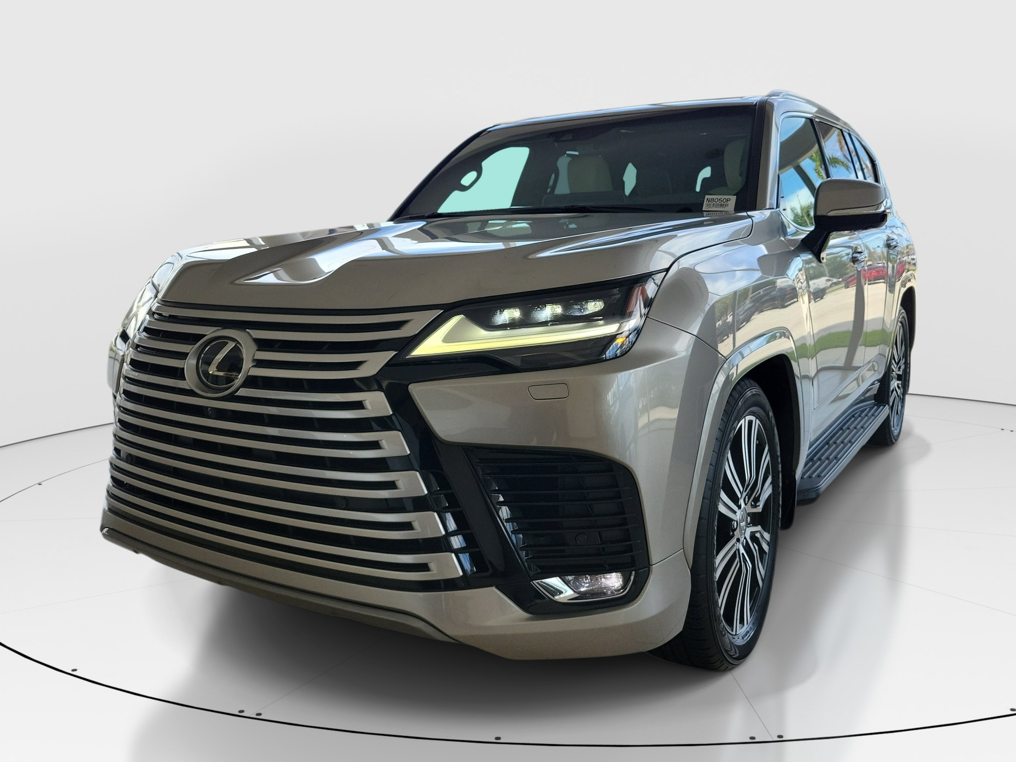 Used 2022 Lexus LX 600 4WD w/ Accessory Package (Z1) image 4