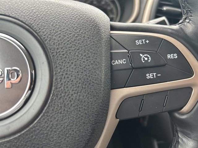Used 2015 Jeep Cherokee Latitude w/ Cold Weather Group AWD/4WD image 18