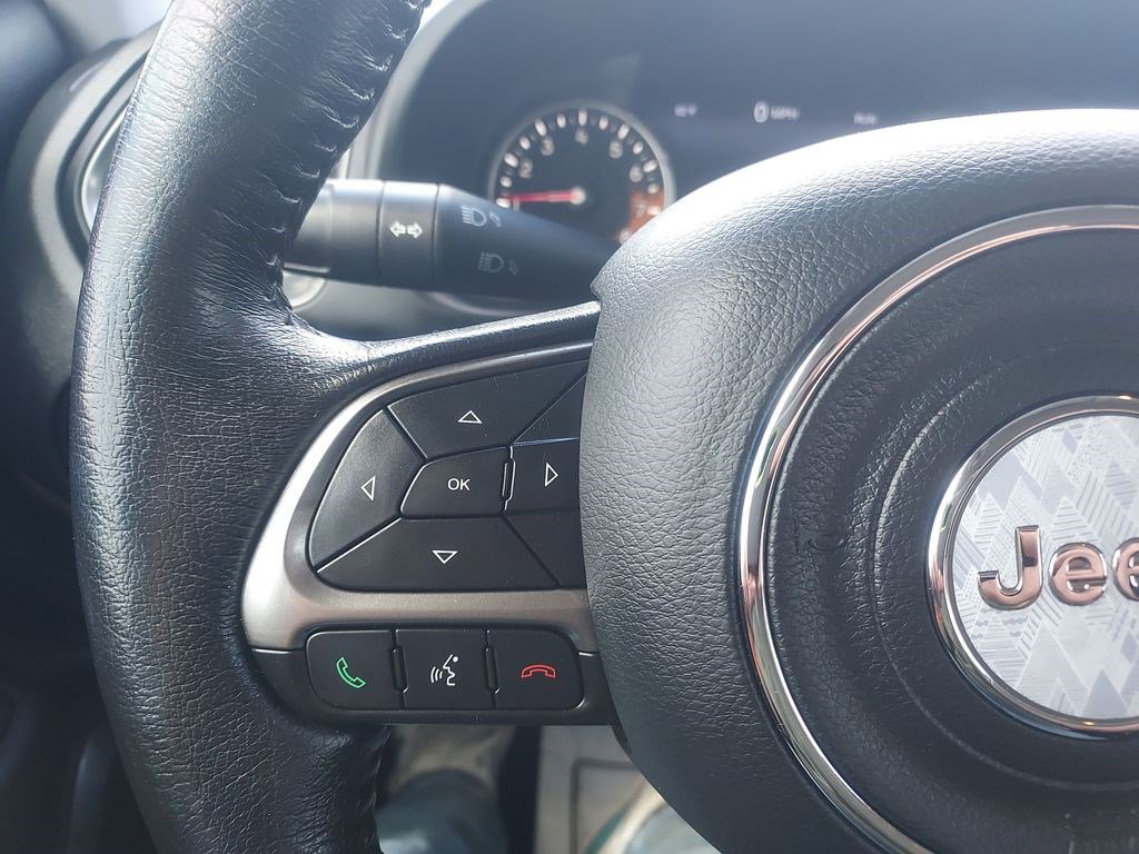 Used 2018 Jeep Renegade Limited w/ UConnect 8.4 Nav Group AWD/4WD image 19