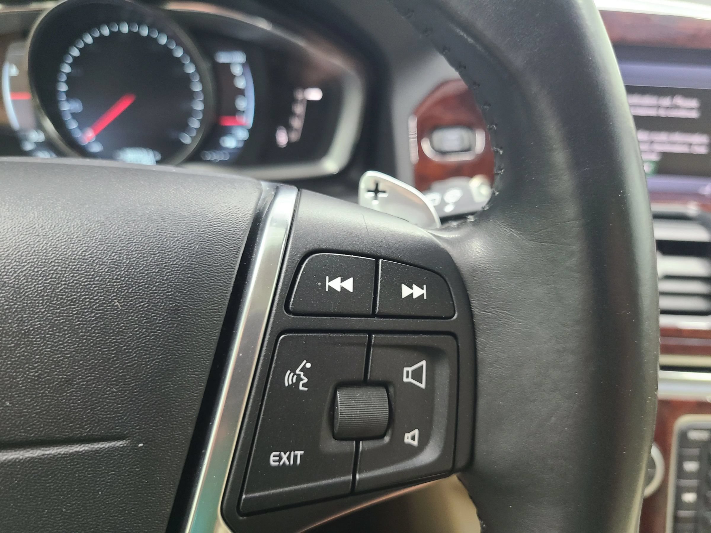 Used 2014 Volvo XC60 T6 AWD/4WD image 32