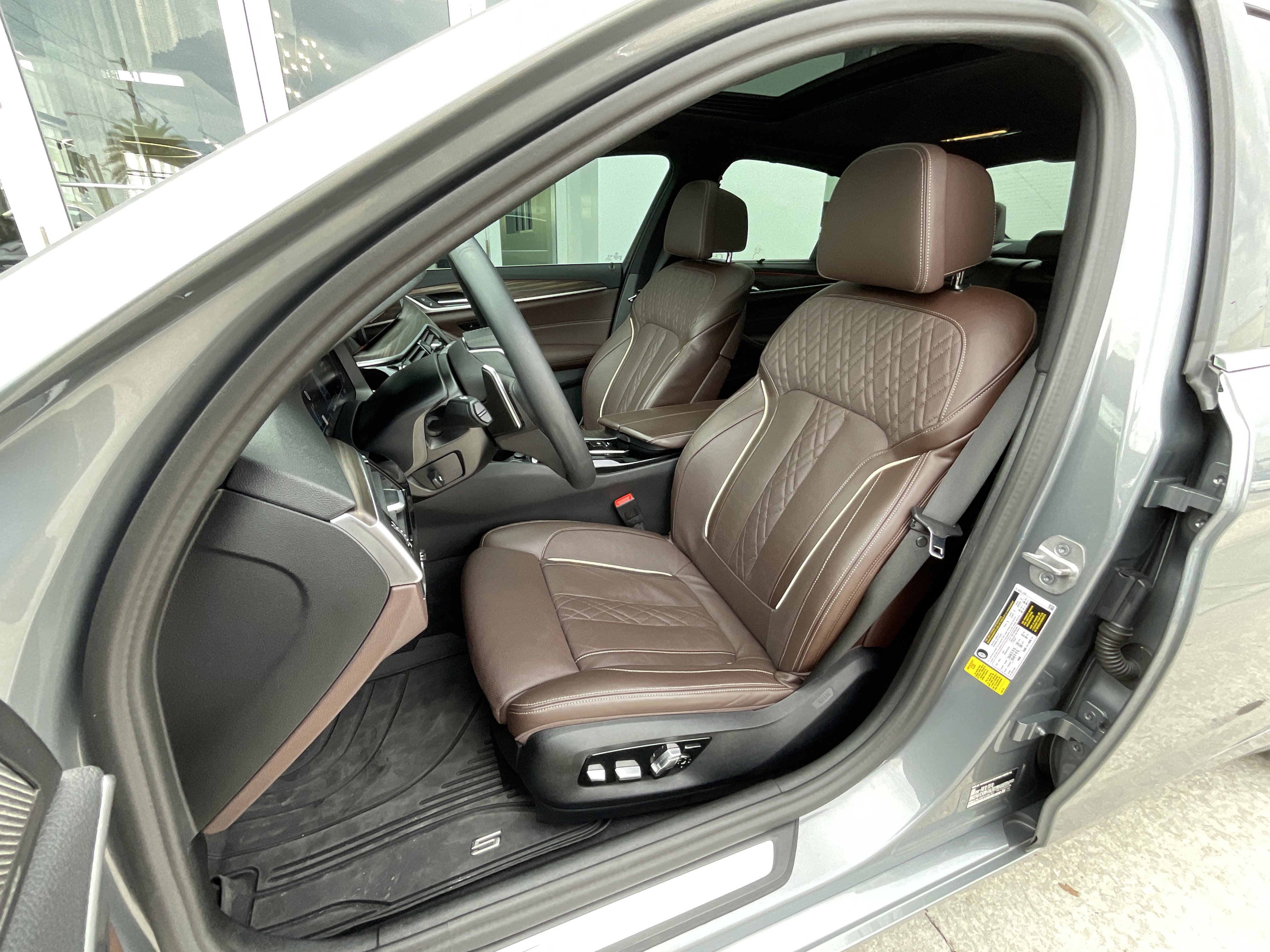 Certified 2023 BMW 540i w/ Executive Package image 11