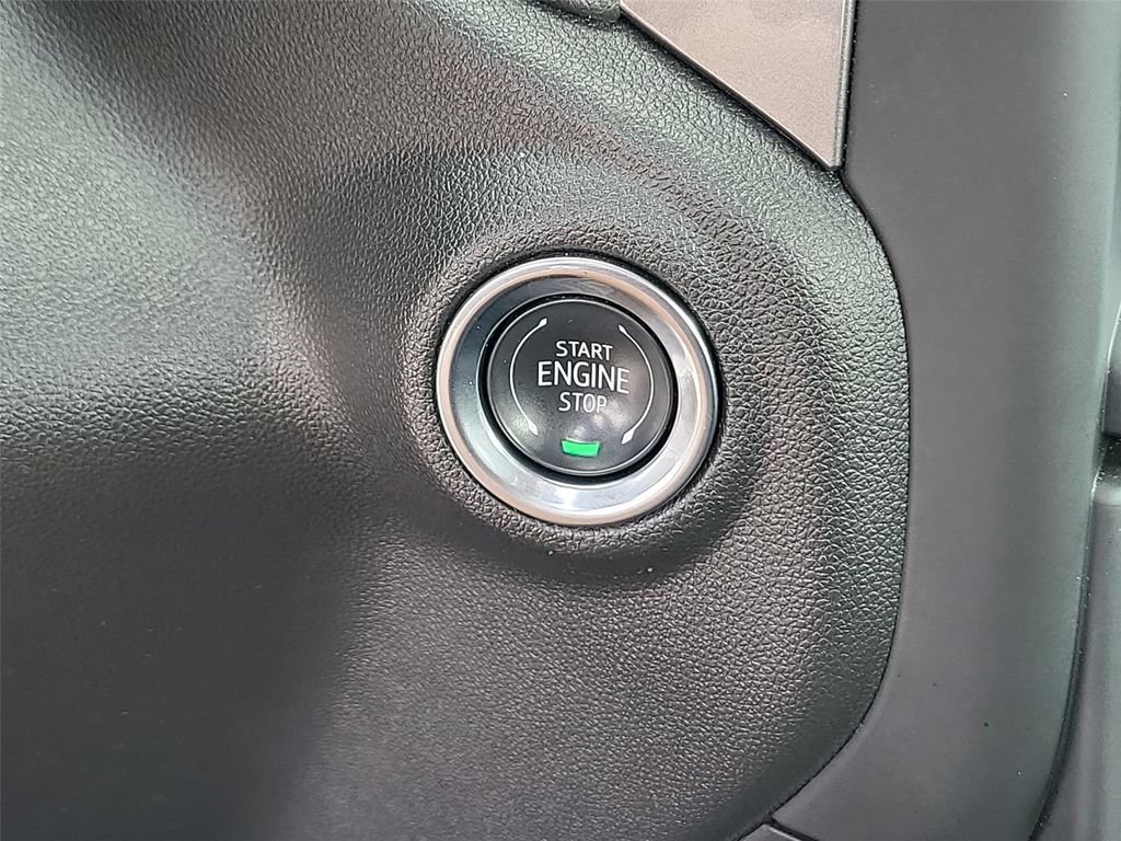 Used 2025 Chevrolet Silverado 1500 W/T RWD image 9