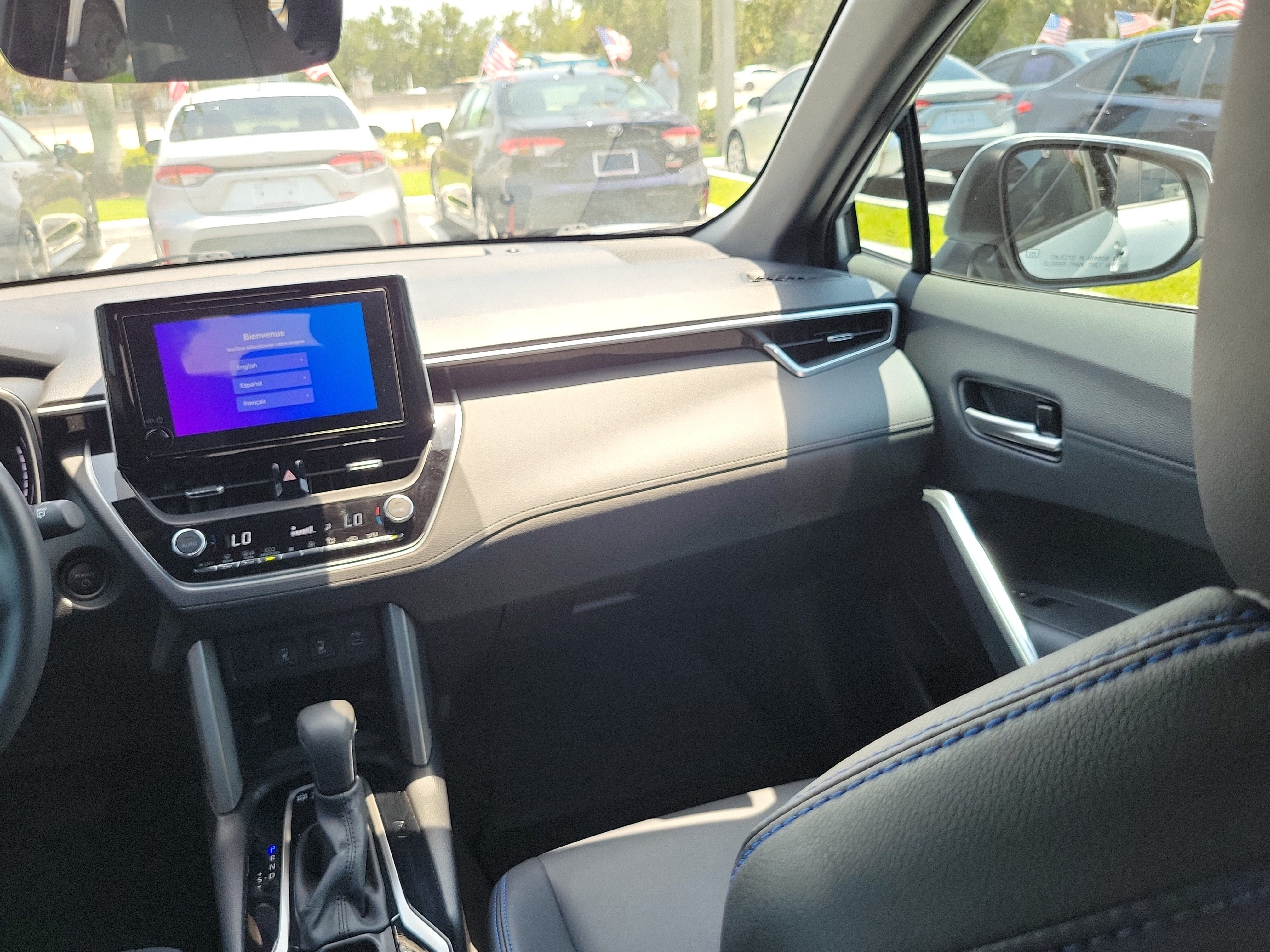 Used 2024 Toyota Corolla Cross AWD Hybrid w/ Convenience Package image 17