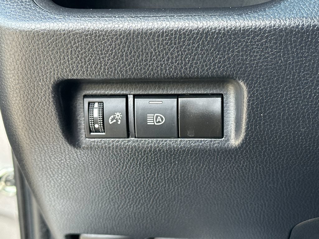 Used 2024 Toyota RAV4 XLE FWD image 21