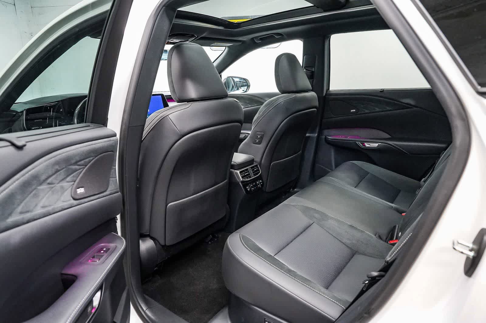 Used 2025 Lexus RX 450h AWD w/ Convenience Package image 19