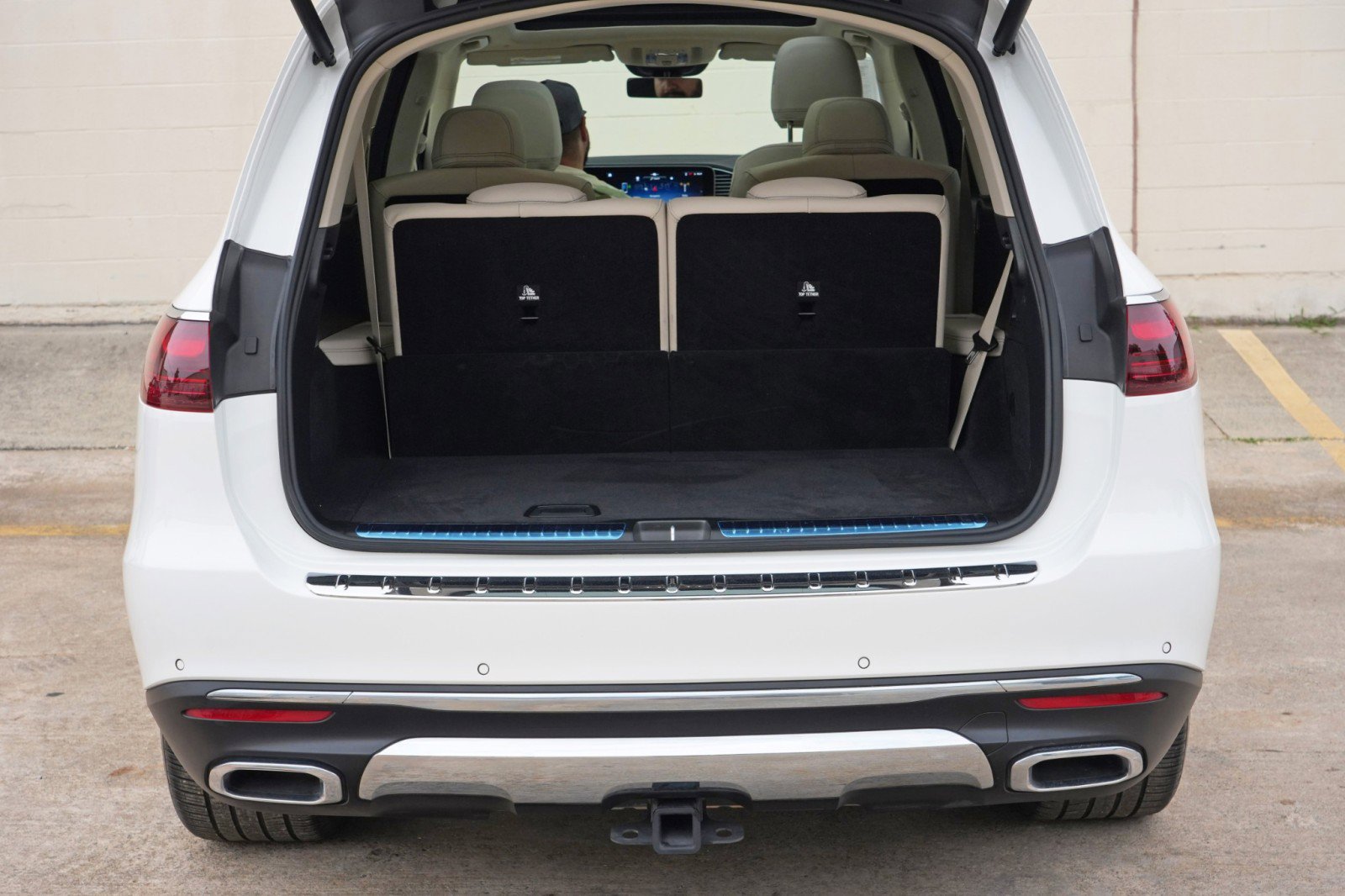 Used 2024 Mercedes-Benz GLS 450 4MATIC image 10