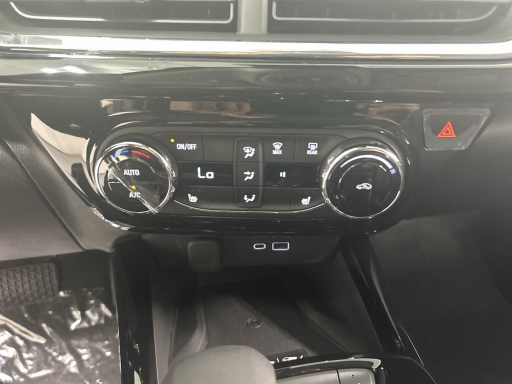 New 2026 Chevrolet Trax ACTIV w/ Sunroof Package FWD image 19