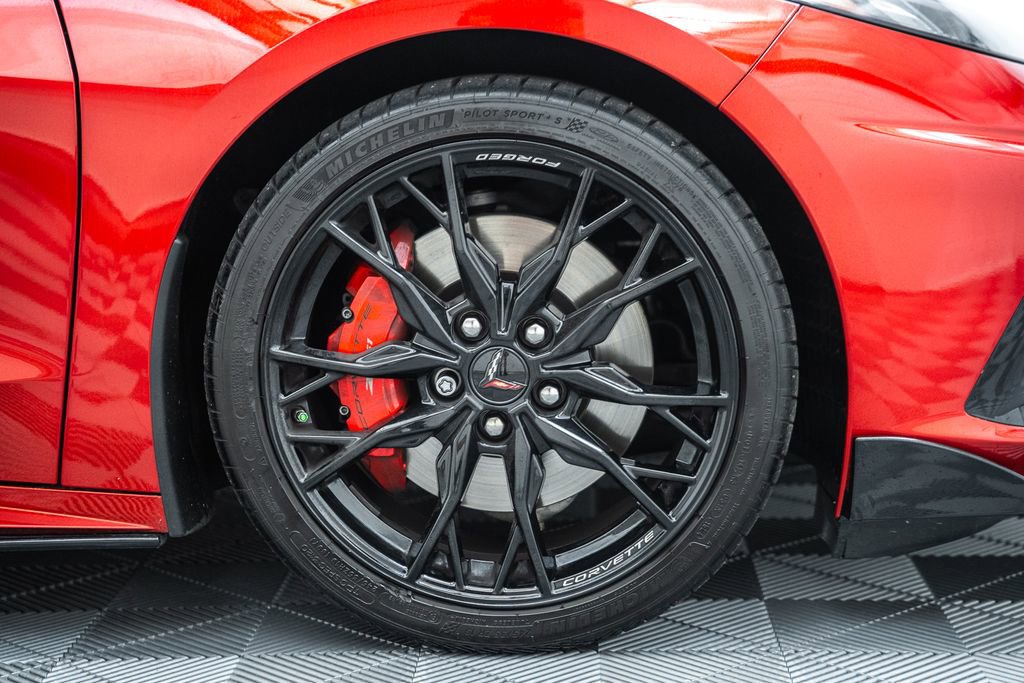 Used 2024 Chevrolet Corvette Stingray Premium Cpe w/ Z51 Performance Package image 17