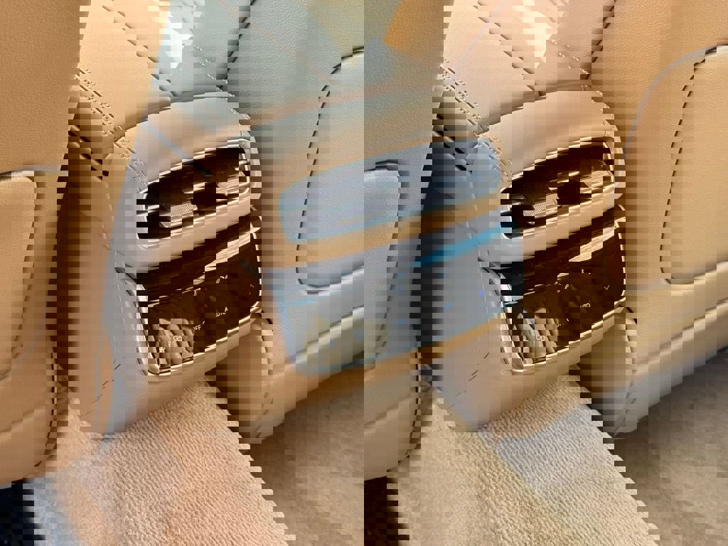 Used 2025 Genesis G80 2.5T Advanced image 17