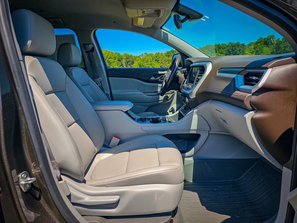 Used 2020 GMC Acadia SLT w/ LPO, Floor Liner Package FWD image 43