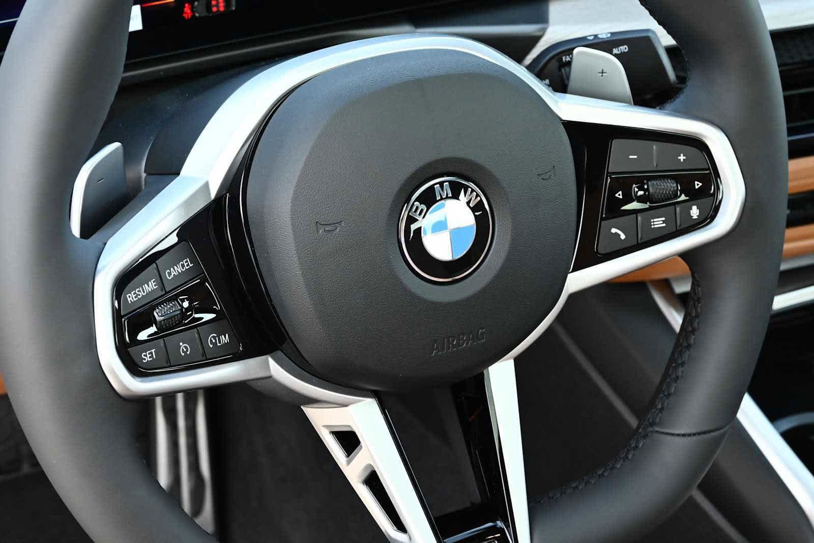 Used 2026 BMW 330i Sedan w/ M Sport Package RWD image 22