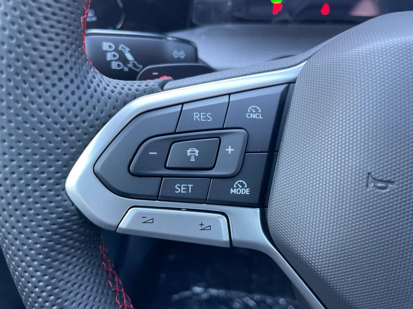 New 2026 Volkswagen GTI SE FWD image 28