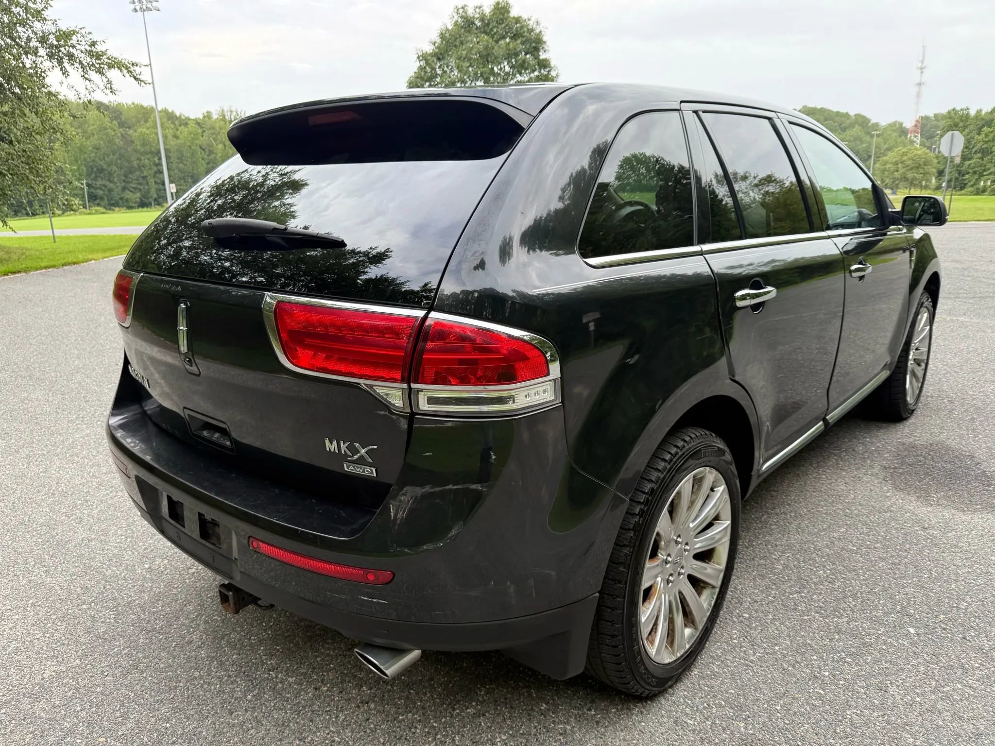 Used 2014 Lincoln MKX AWD w/ Equipment Group 102A image 9